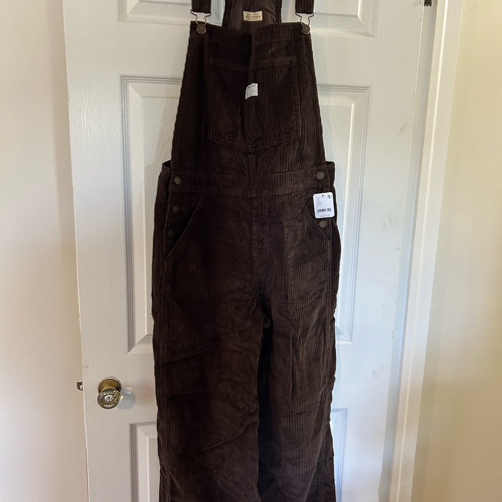 Free People Exclusive – Size L – NWT Levi’s Women’s Corduroy Overalls